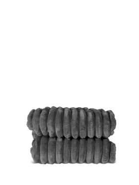 Esther plaid i grå – blød, varm og bæredygtig komfort