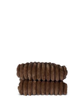 Esther plaid mørk brun – blød, varm og bæredygtig komfort