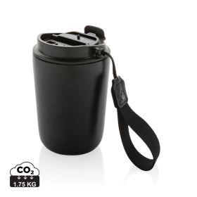 Cuppa RCS vakuumtumbler i genanvendt stål, med lanyard Sort